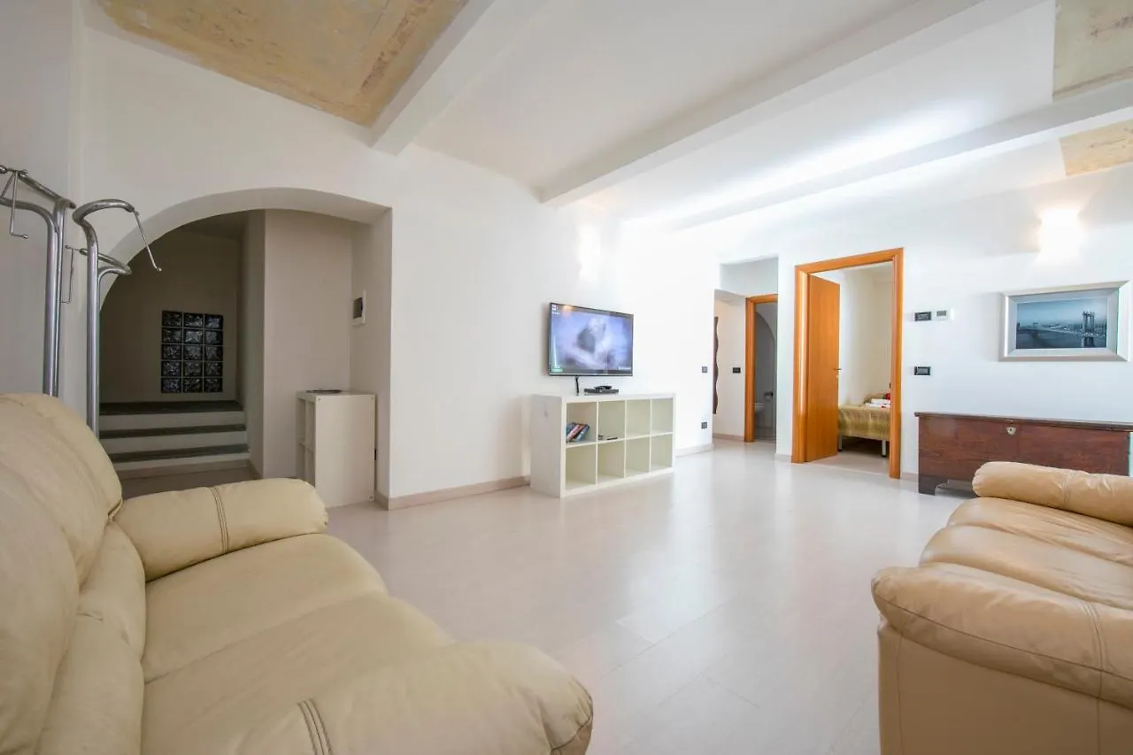 Menaggio Tosca Apartments 0*,